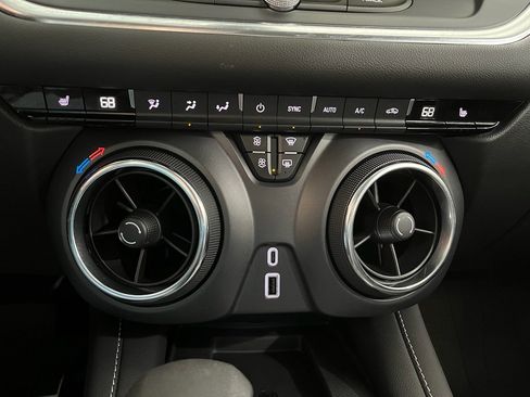 Used 2024 Chevrolet Blazer LT w/ Convenience Package FWD image 27