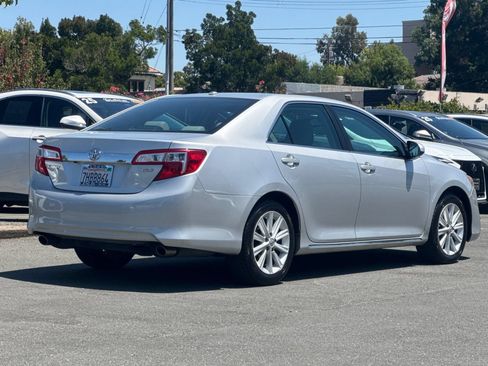 Used 2014 Toyota Camry XLE FWD image 4