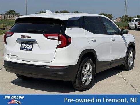 Used 2023 GMC Terrain SLE FWD image 4