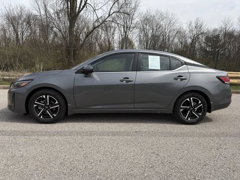Used 2025 Nissan Sentra SV FWD image 38