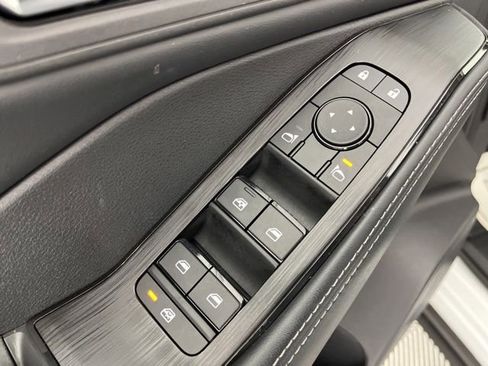 Used 2025 Nissan Rogue SV w/ SV Premium Package FWD image 32