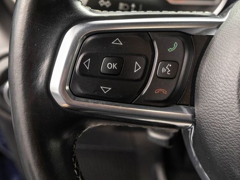Used 2020 Jeep Wrangler Unlimited Sahara w/ Uconnect 4C Nav & Sound Group AWD/4WD image 19