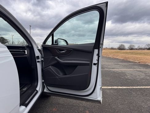 Used 2020 Audi Q7 2.0T Premium w/ Convenience Package image 24