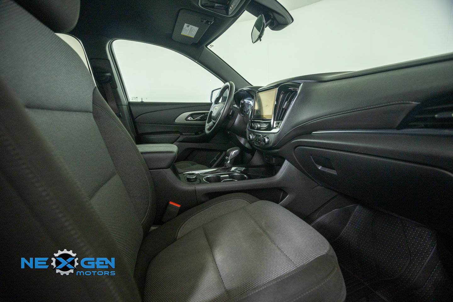 Used 2023 Chevrolet Traverse LT w/ LPO, Floor Liner Package AWD/4WD image 43