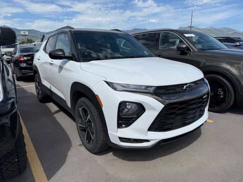 Used 2022 Chevrolet TrailBlazer RS AWD/4WD image 3
