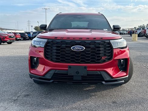 Used 2025 Ford Explorer ST image 5