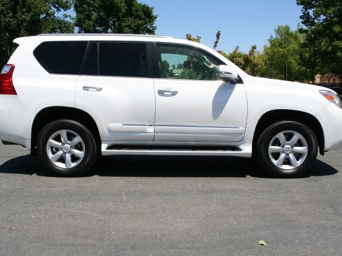 Used 2013 Lexus GX 460 w/ Convenience Pkg AWD/4WD image 4