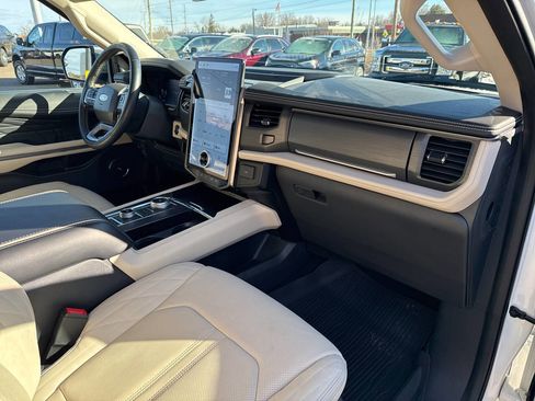 Certified 2024 Ford Expedition Max Platinum image 10