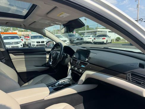 Used 2018 Honda Accord Touring image 23