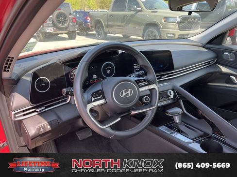 Used 2025 Hyundai Elantra SEL image 6