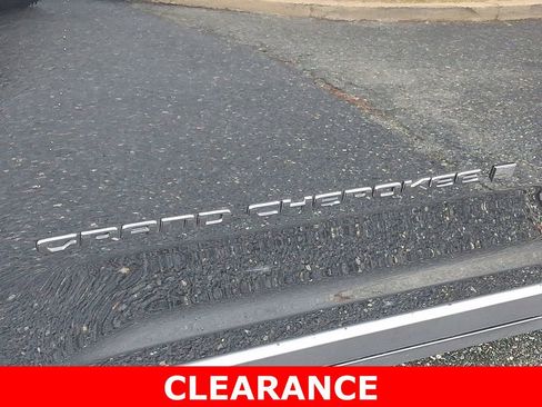 Used 2025 Jeep Grand Cherokee L Limited w/ Black Appearance Package image 33