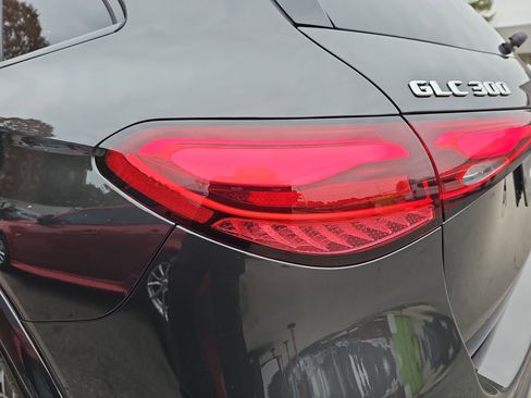 Certified 2025 Mercedes-Benz GLC 300 4MATIC image 36