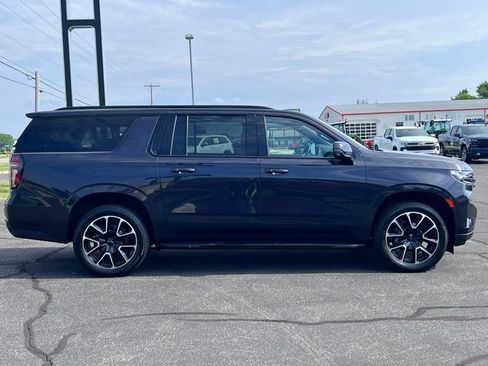 Used 2022 Chevrolet Suburban RST w/ Luxury Package AWD/4WD image 51