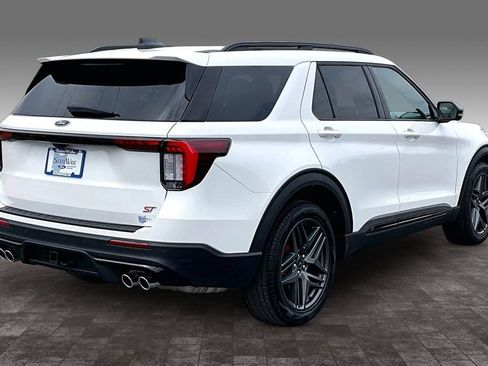 Used 2025 Ford Explorer ST AWD/4WD image 29