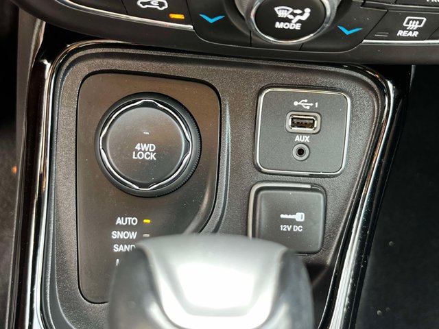 Used 2020 Jeep Compass Limited w/ Luxury Seat Group AWD/4WD image 30
