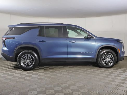 Used 2025 Chevrolet Traverse LT AWD/4WD image 19