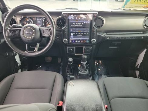 Used 2018 Jeep Wrangler Unlimited Sport AWD/4WD image 12