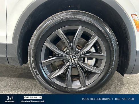 Used 2022 Volkswagen Tiguan SE AWD/4WD image 12