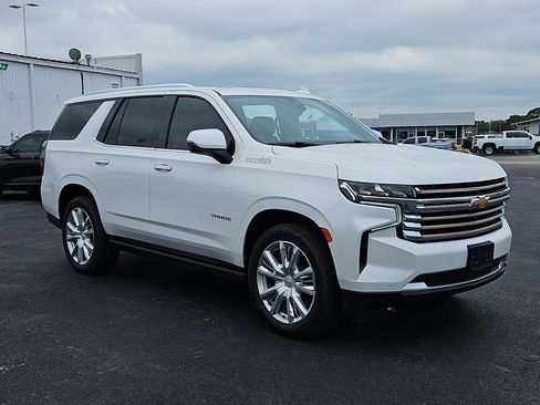 Certified 2021 Chevrolet Tahoe High Country w/ Premium Package AWD/4WD image 19