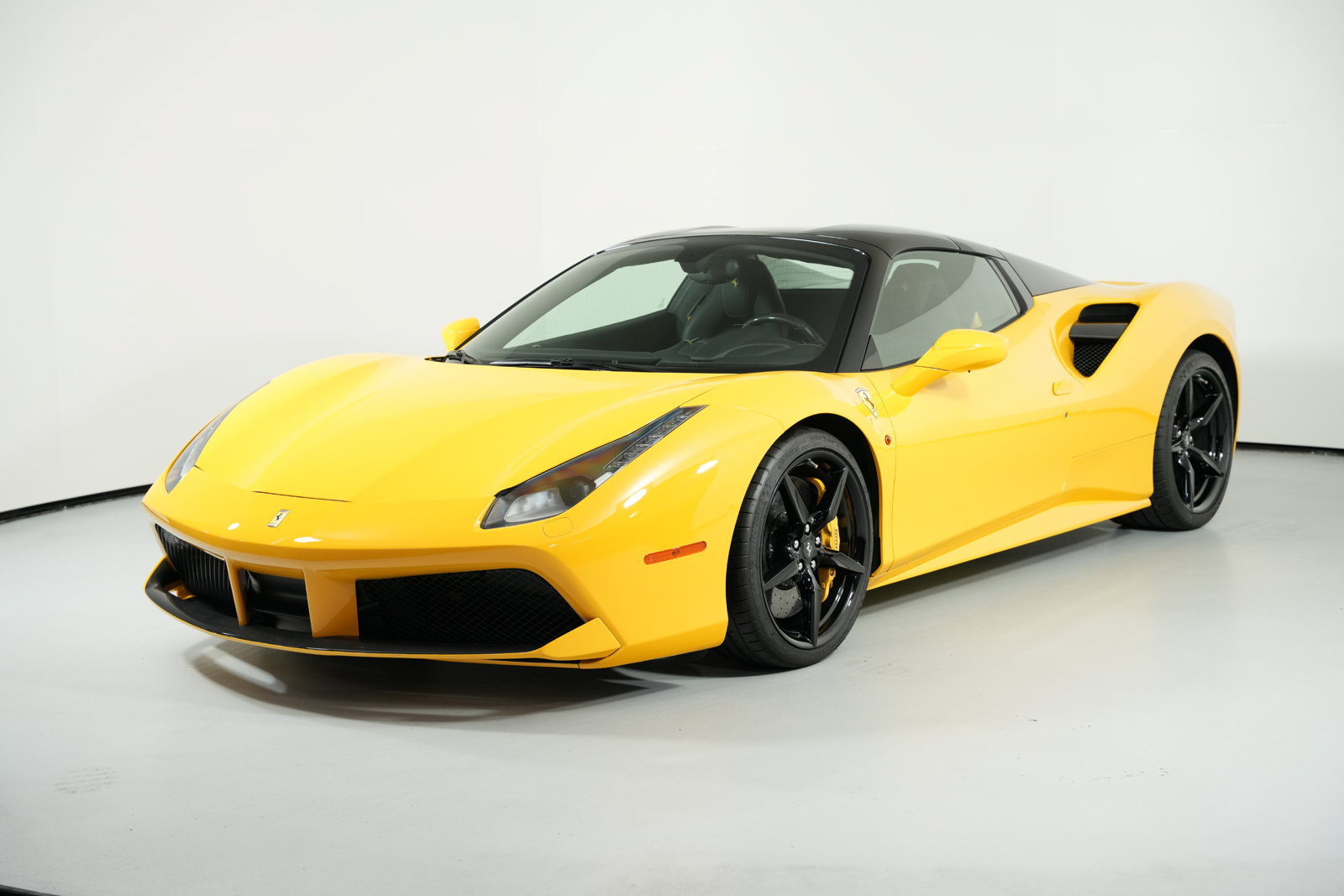 Certified 2018 Ferrari 488 Spider RWD image 6