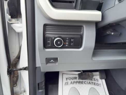 Used 2025 Ford F250 XLT AWD/4WD image 12