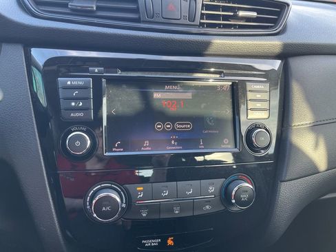 Used 2018 Nissan Rogue S image 66