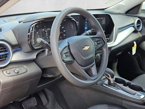 New 2026 Chevrolet Trax LS w/ LS Convenience Package FWD image 3