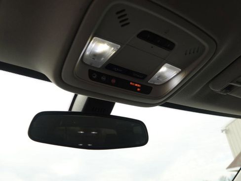 Used 2019 Chevrolet Traverse LT image 28