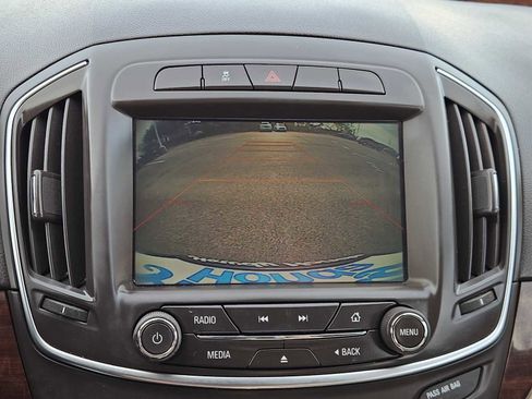 Used 2016 Buick Regal image 18