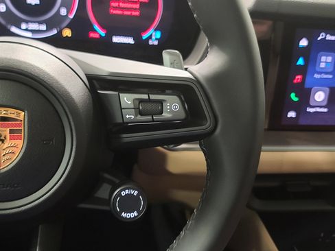 New 2026 Porsche Cayenne image 18