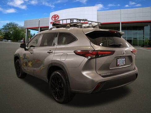 Certified 2025 Toyota Highlander XLE image 5