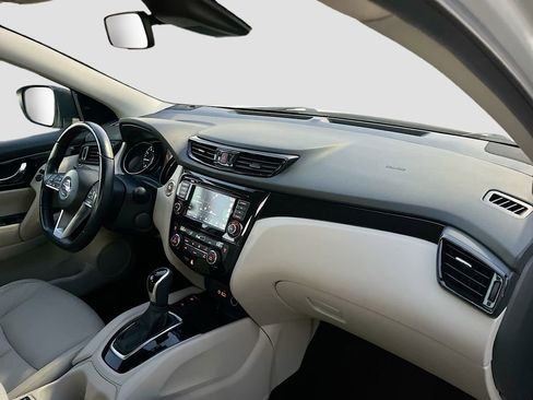 Used 2022 Nissan Rogue Sport SL FWD image 28