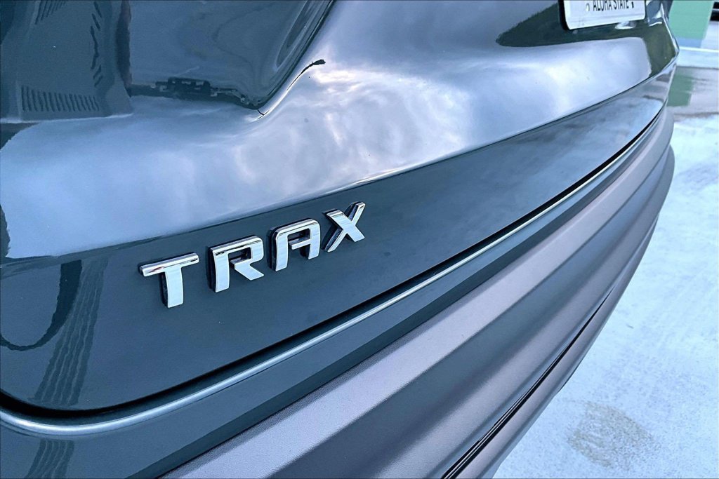 Used 2025 Chevrolet Trax LS w/ LS Convenience Package FWD image 34