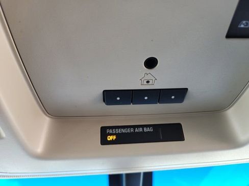 Used 2018 Chevrolet Silverado 1500 LTZ w/ Texas Edition image 26