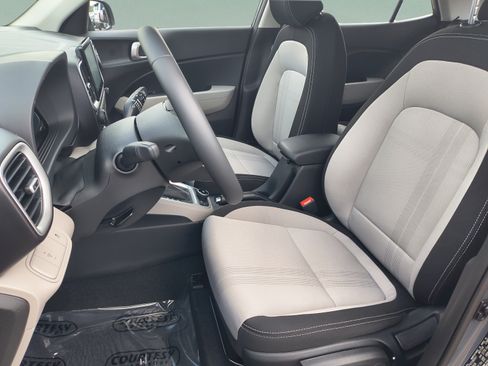 New 2026 Hyundai Venue SEL FWD image 18