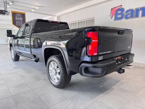 Certified 2025 Chevrolet Silverado 2500 High Country w/ Technology Package AWD/4WD image 5