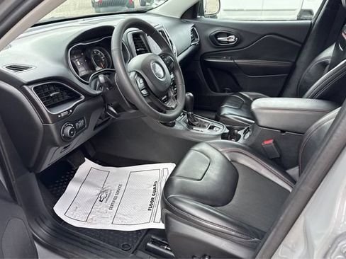 Used 2022 Jeep Cherokee Trailhawk w/ Sun, Sound & Nav Group AWD/4WD image 9