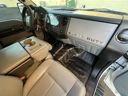 Used 2014 Ford F250 XL w/ Power Equipment Group AWD/4WD image 16
