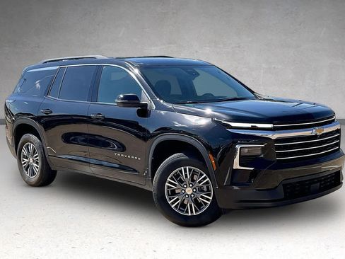 Used 2025 Chevrolet Traverse LT AWD/4WD image 19