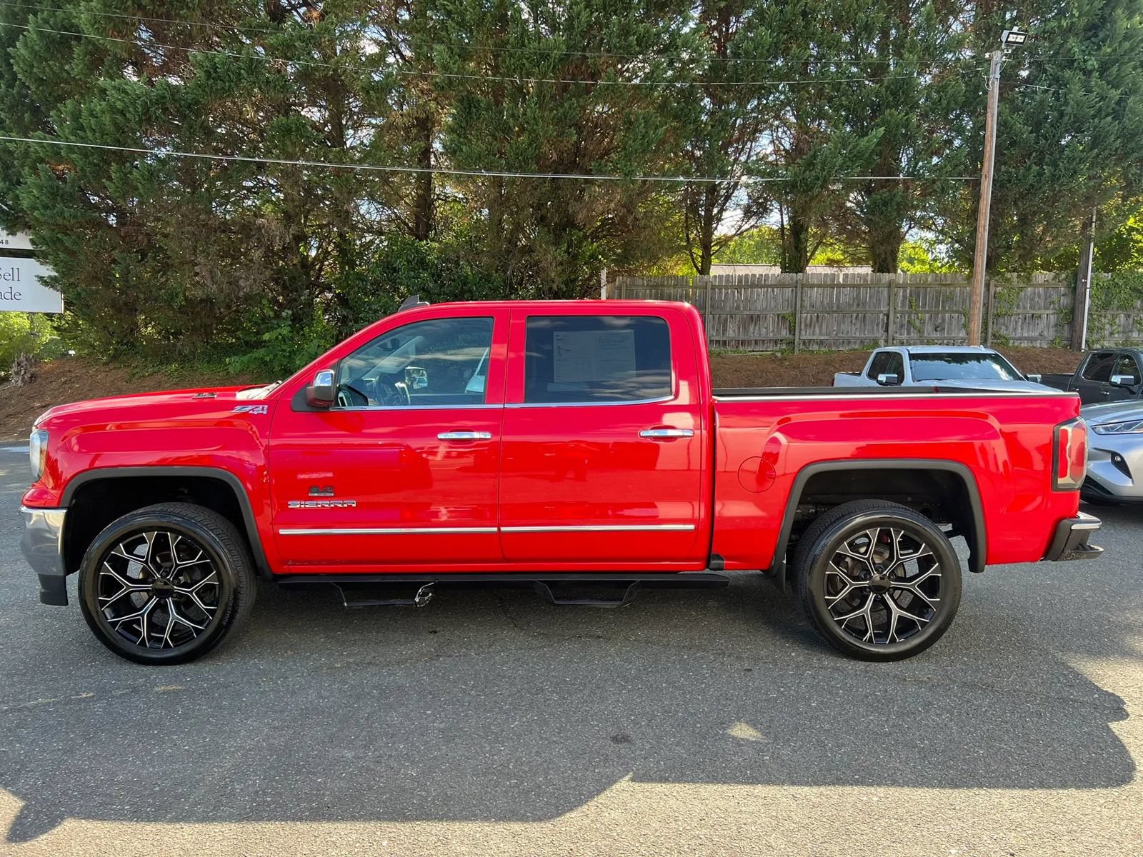 Used 2017 GMC Sierra 1500 SLT AWD/4WD image 8