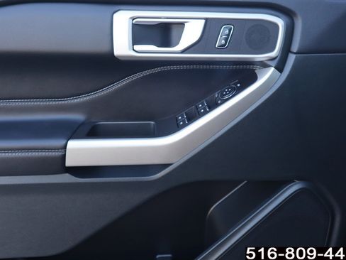 Used 2024 Ford Explorer XLT image 17