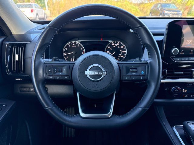 Certified 2025 Nissan Pathfinder SV FWD image 15