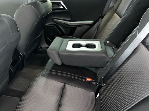 Used 2025 Mitsubishi Outlander ES AWD/4WD image 5