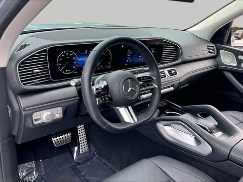 Used 2026 Mercedes-Benz GLS 450 4MATIC image 18