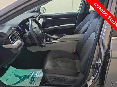 Used 2019 Toyota Camry LE FWD image 7