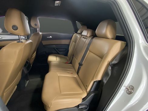Used 2020 Volkswagen Atlas Cross Sport SE w/ Towing Package AWD/4WD image 22