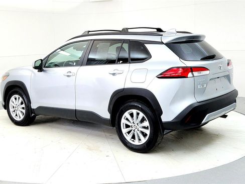 Certified 2023 Toyota Corolla Cross LE w/ Moonroof Package image 4