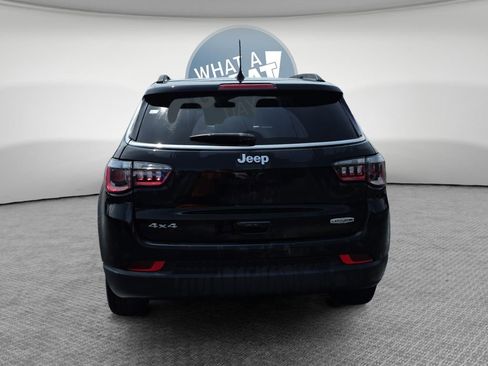 Used 2022 Jeep Compass Latitude w/ Sun and Sound Group AWD/4WD image 5