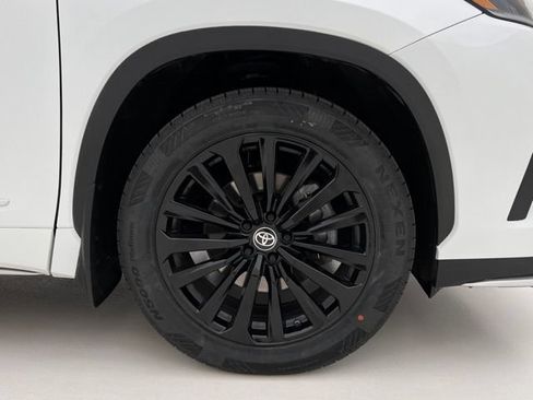 Used 2023 Toyota Highlander XSE AWD/4WD image 30