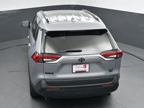Used 2021 Toyota RAV4 XLE Premium image 36